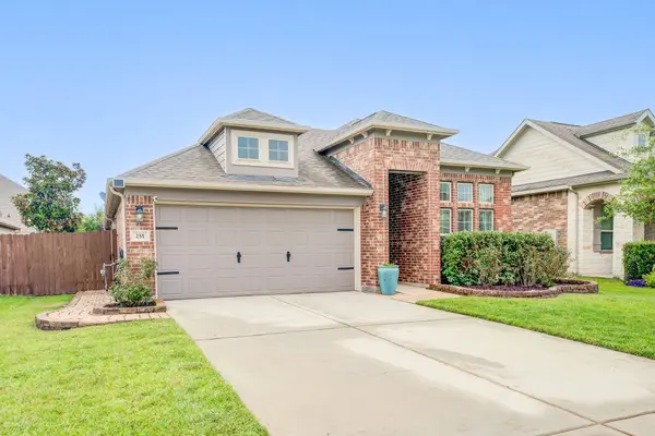 255 Dale Ridge LN, Dickinson, TX 77539