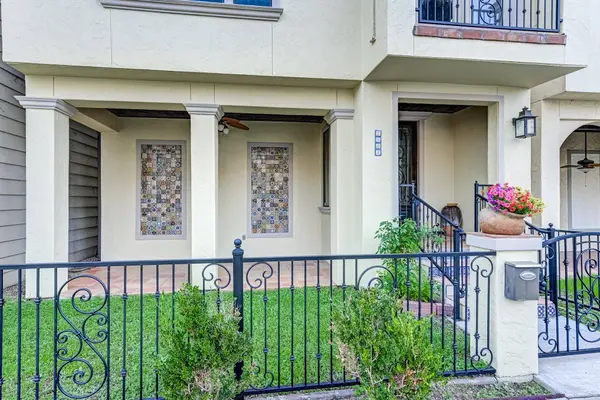 2308 Couch ST, Houston, TX 77008
