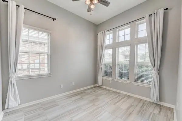 255 Dale Ridge LN, Dickinson, TX 77539