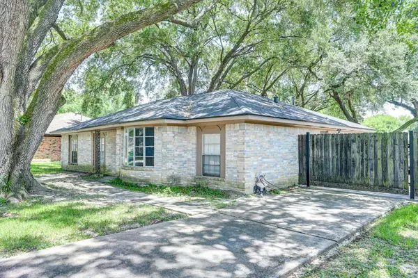 12419 Maxim DR, Houston, TX 77065