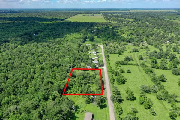 359 County Road 472, Sweeny, TX 77480