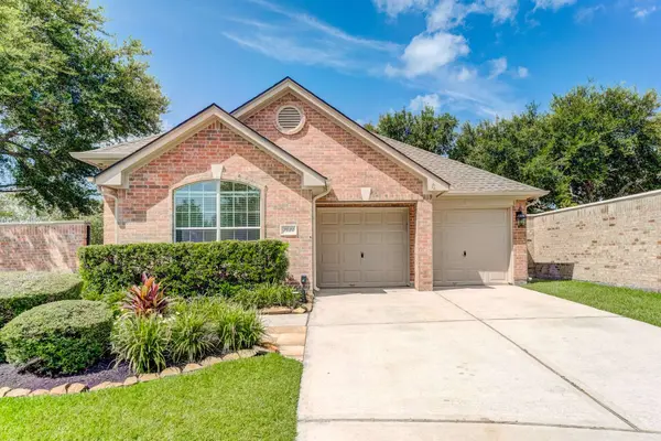 2425 Spellbrook CT, League City, TX 77573