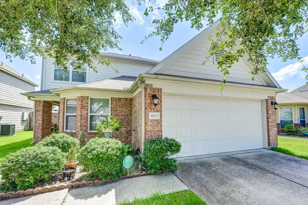 8010 Pickling LN, Baytown, TX 77521