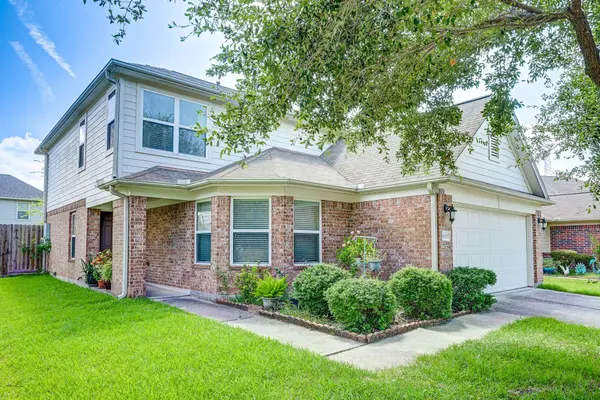 8010 Pickling LN, Baytown, TX 77521