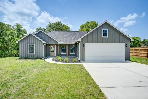 1204 Ada ST