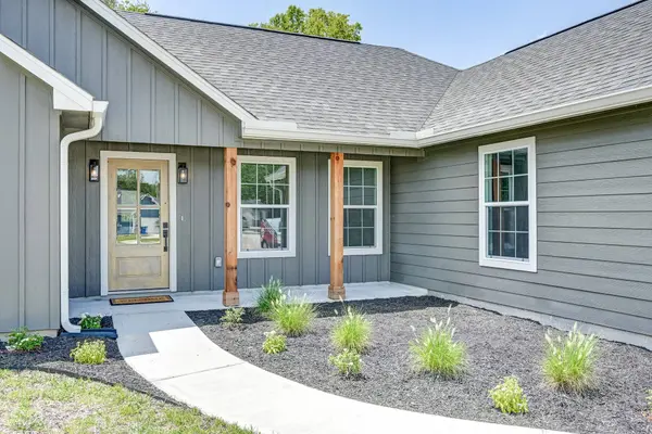 1204 Ada ST, New Waverly, TX 77358