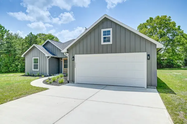 1204 Ada ST, New Waverly, TX 77358