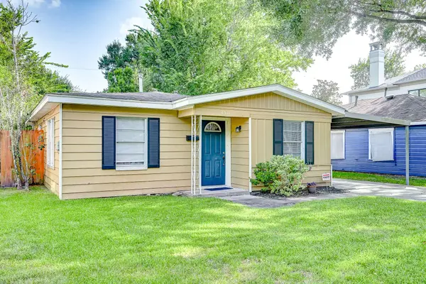4311 Ione ST, Bellaire, TX 77401