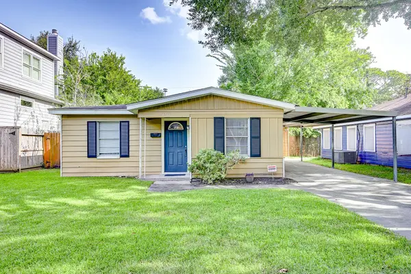 4311 Ione ST, Bellaire, TX 77401