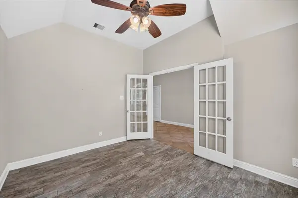 6302 Falling Briar LN, Sugar Land, TX 77479