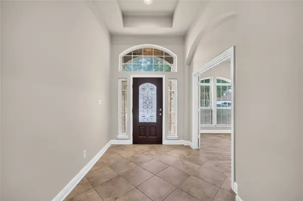 6302 Falling Briar LN, Sugar Land, TX 77479