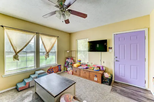 1104 Mabry RD, Baytown, TX 77520