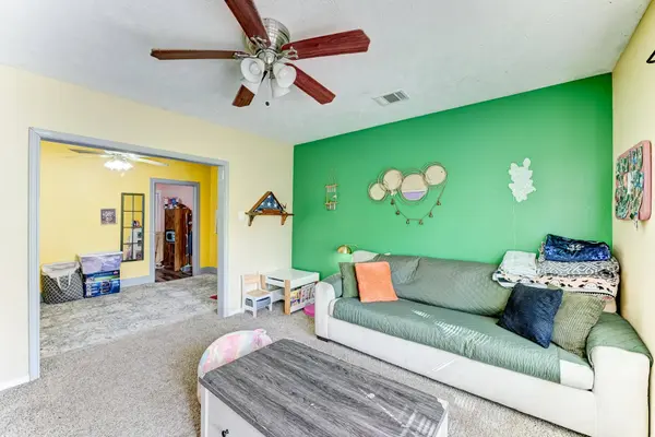 1104 Mabry RD, Baytown, TX 77520