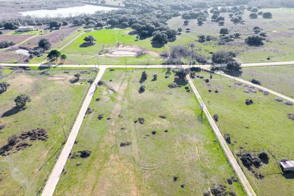 682 Schultz RD S, Sealy, TX 77474