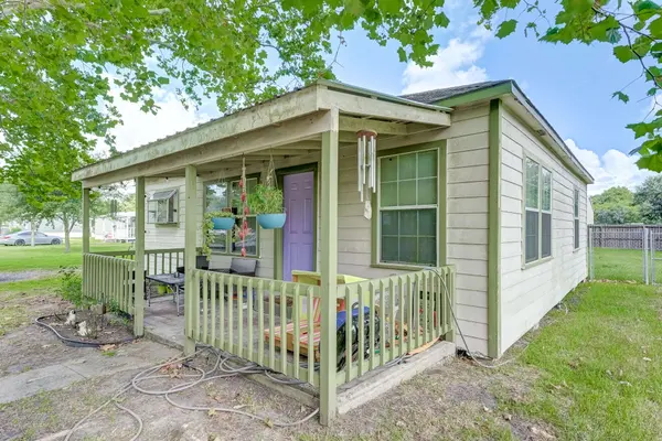 1104 Mabry RD, Baytown, TX 77520