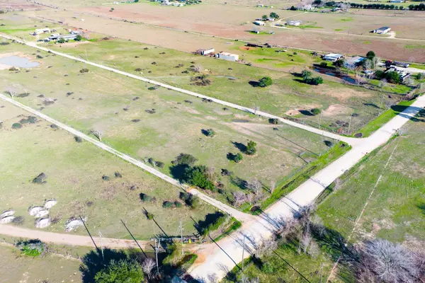 682 Schultz RD S, Sealy, TX 77474