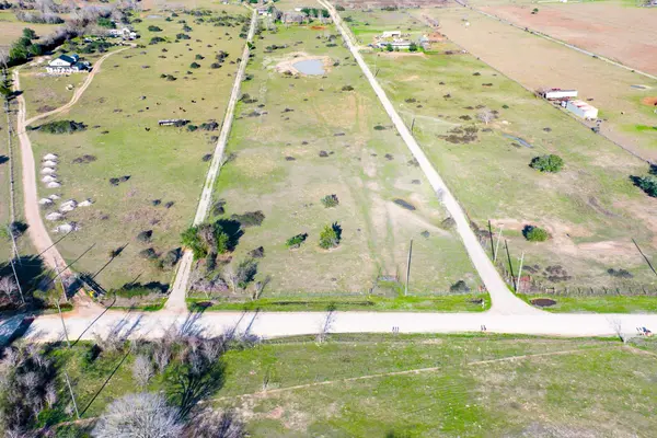 682 Schultz RD S, Sealy, TX 77474