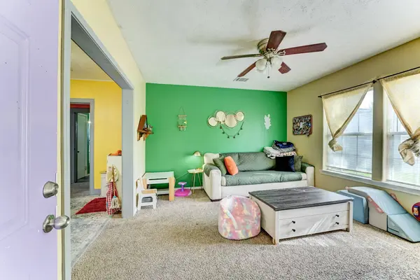 1104 Mabry RD, Baytown, TX 77520