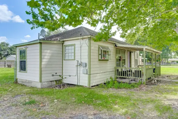 1104 Mabry RD, Baytown, TX 77520