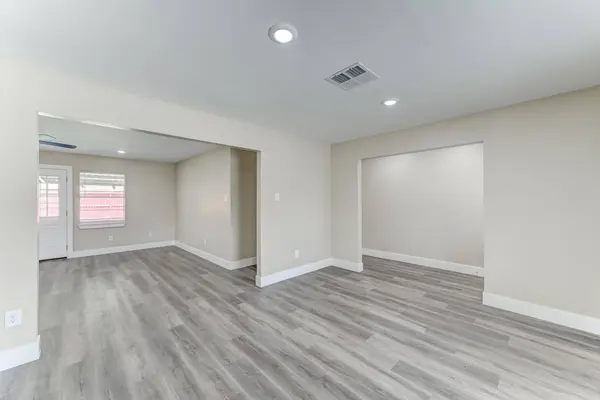 203 Doverfield DR, Houston, TX 77037