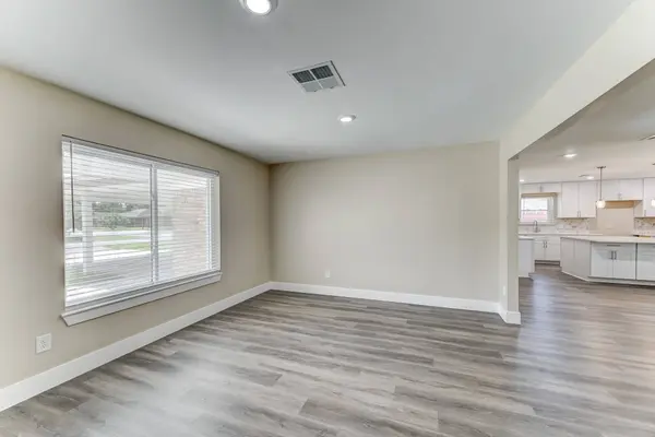203 Doverfield DR, Houston, TX 77037