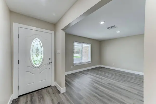 203 Doverfield DR, Houston, TX 77037
