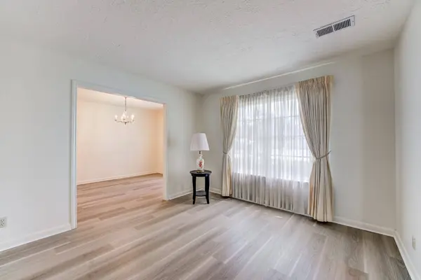 3334 Spring Valley RD, Houston, TX 77080