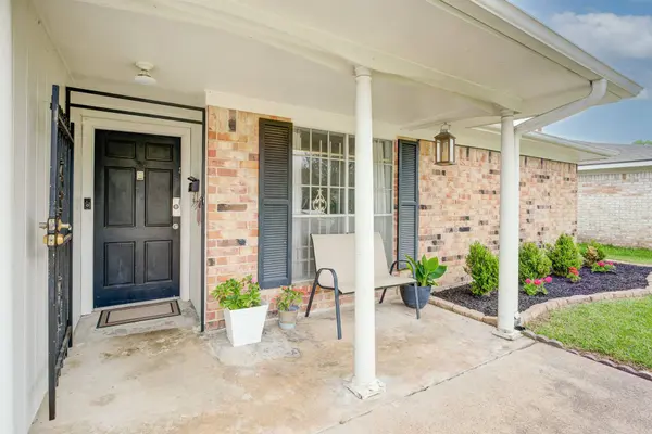 11819 S Nottingham CIR, Houston, TX 77071