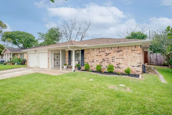11819 S Nottingham CIR, Houston, TX 77071