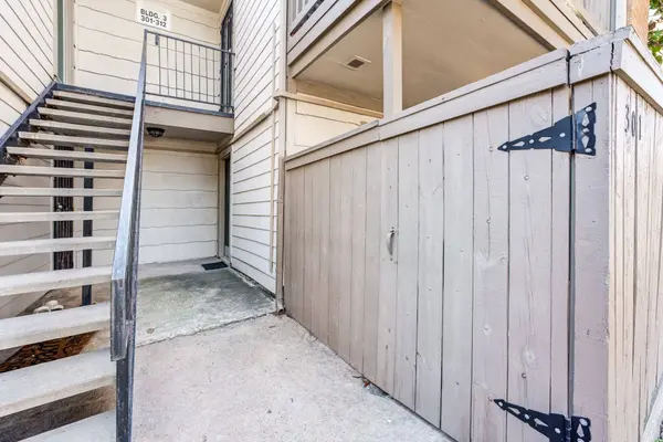 6001 Reims RD #301, Houston, TX 77036