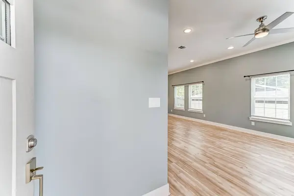 4927 E Ridge Creek DR, Houston, TX 77053