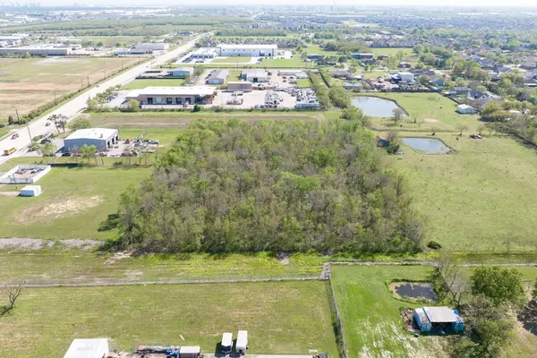 0 E H ST, La Porte, TX 77571