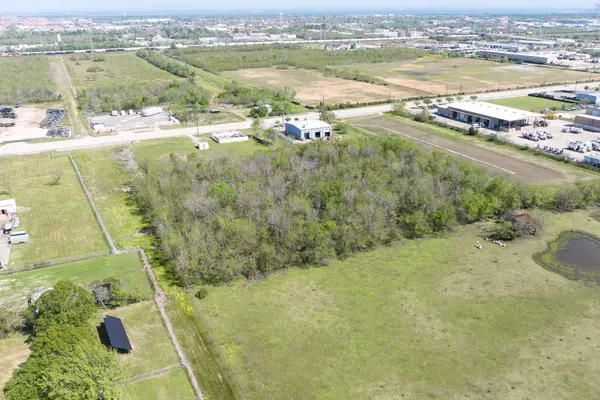 0 E H ST, La Porte, TX 77571