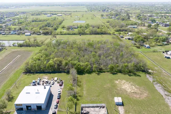 0 E H ST, La Porte, TX 77571