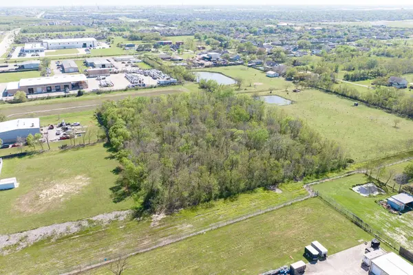 0 E H ST, La Porte, TX 77571