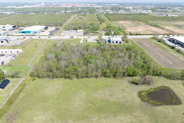 0 E H ST, La Porte, TX 77571