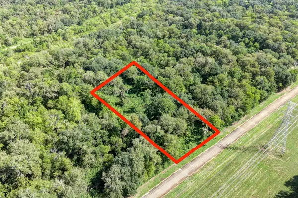 248 Middle Bayou TRL, Angleton, TX 77515