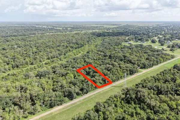 248 Middle Bayou TRL, Angleton, TX 77515