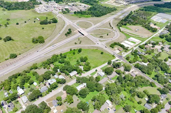 102 S Dixie ST, Brenham, TX 77833