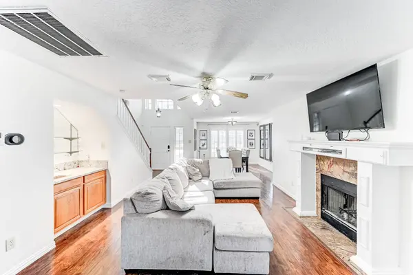2004 Saber CT, League City, TX 77573