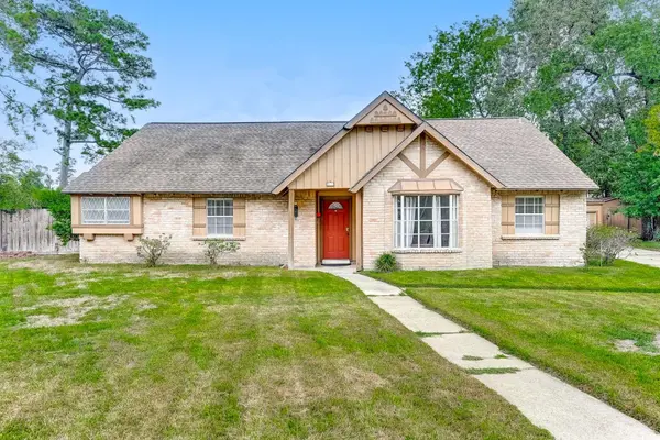 1130 Old Mill LN, Houston, TX 77073