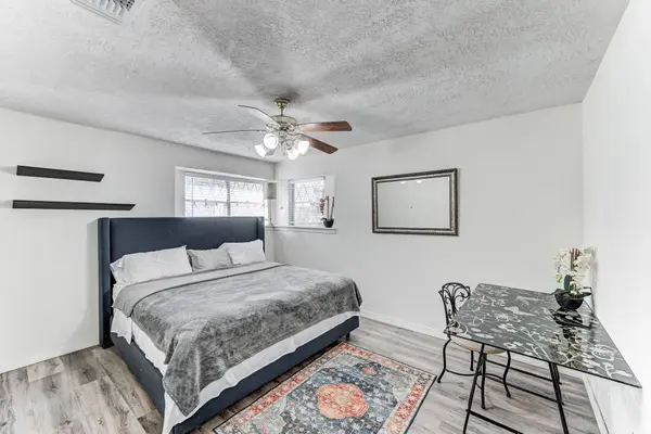 1130 Old Mill LN, Houston, TX 77073