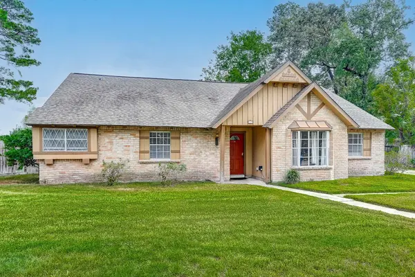 1130 Old Mill LN, Houston, TX 77073