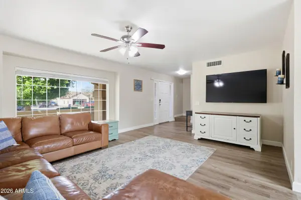 957 N SALEM Circle, Mesa, AZ 85205