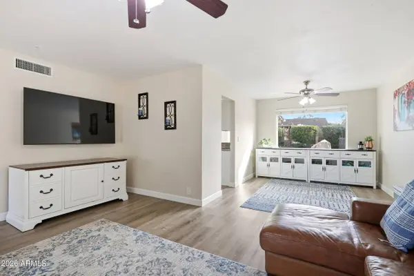 957 N SALEM Circle, Mesa, AZ 85205