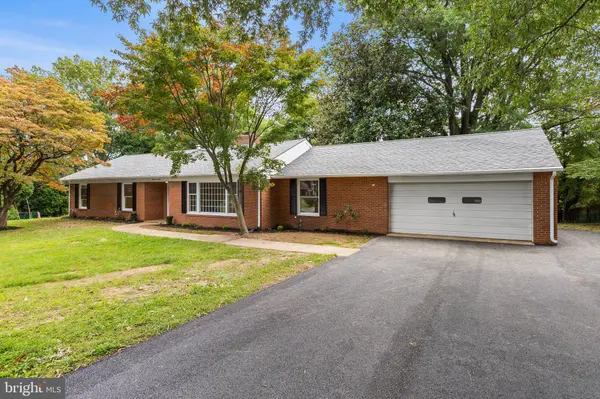 2530 VETERANS DR, Wilmington, DE 19810