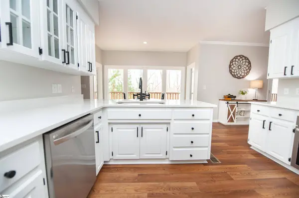 290 Earles Fort Road, Landrum, SC 29356