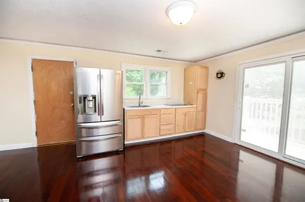 548 Honeysuckle Road, Spartanburg, SC 29303