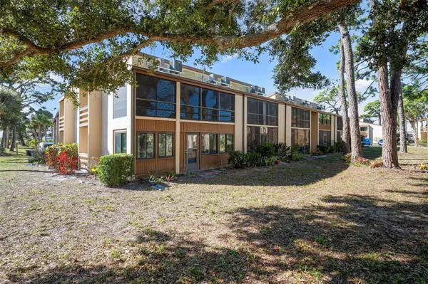 25 QUAILS RUN BLVD #6, Englewood, FL 34223