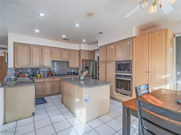 2511 Hacker DR, Henderson, NV 89074